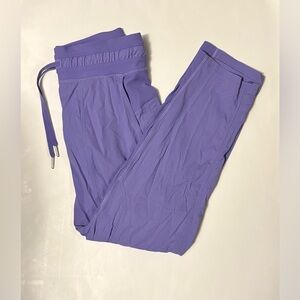 EUC Lululemon Dance Studio Mid-Rise Cropped Pant
